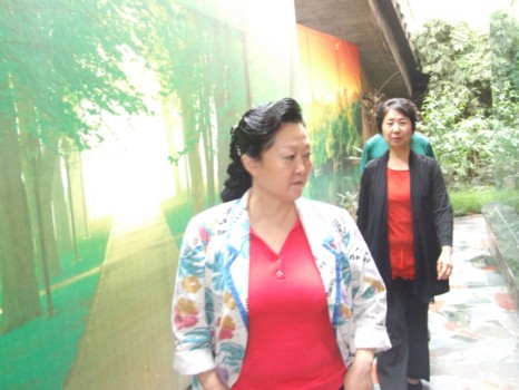 吴副会长走访红宝石足浴保健店
