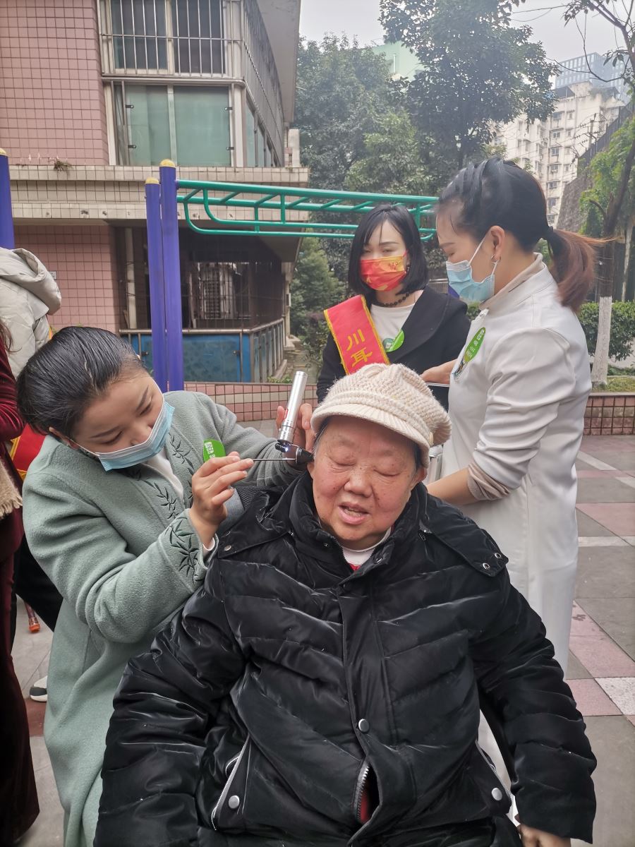 “以爱为名”协会采耳调理专委会在行动
