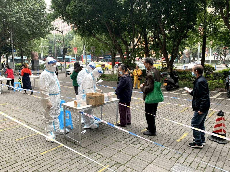 用“志愿红”守护“健康绿”——重庆市保健服务行业抗疫保供在行动