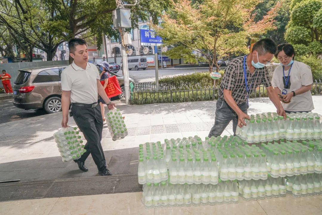 山火救援,抗疫防疫——重庆保健服务行业协会积极参与志愿者行动