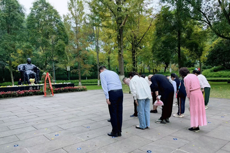 饮水思源|协会党支部联合退伍老兵共赴广安